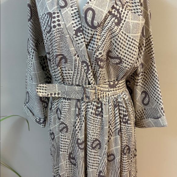 Vintage 70’s Women’s Elegant Beige Patterned Dress size L - Picture 4 of 7
